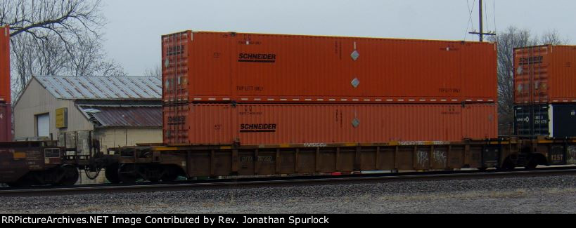 DTTX 787350B and two containers